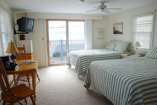 ホテル The Ocean View West Hyannisport エクステリア 写真