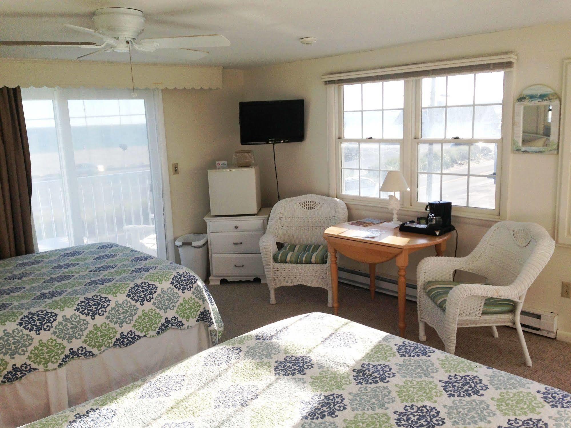 ホテル The Ocean View West Hyannisport エクステリア 写真