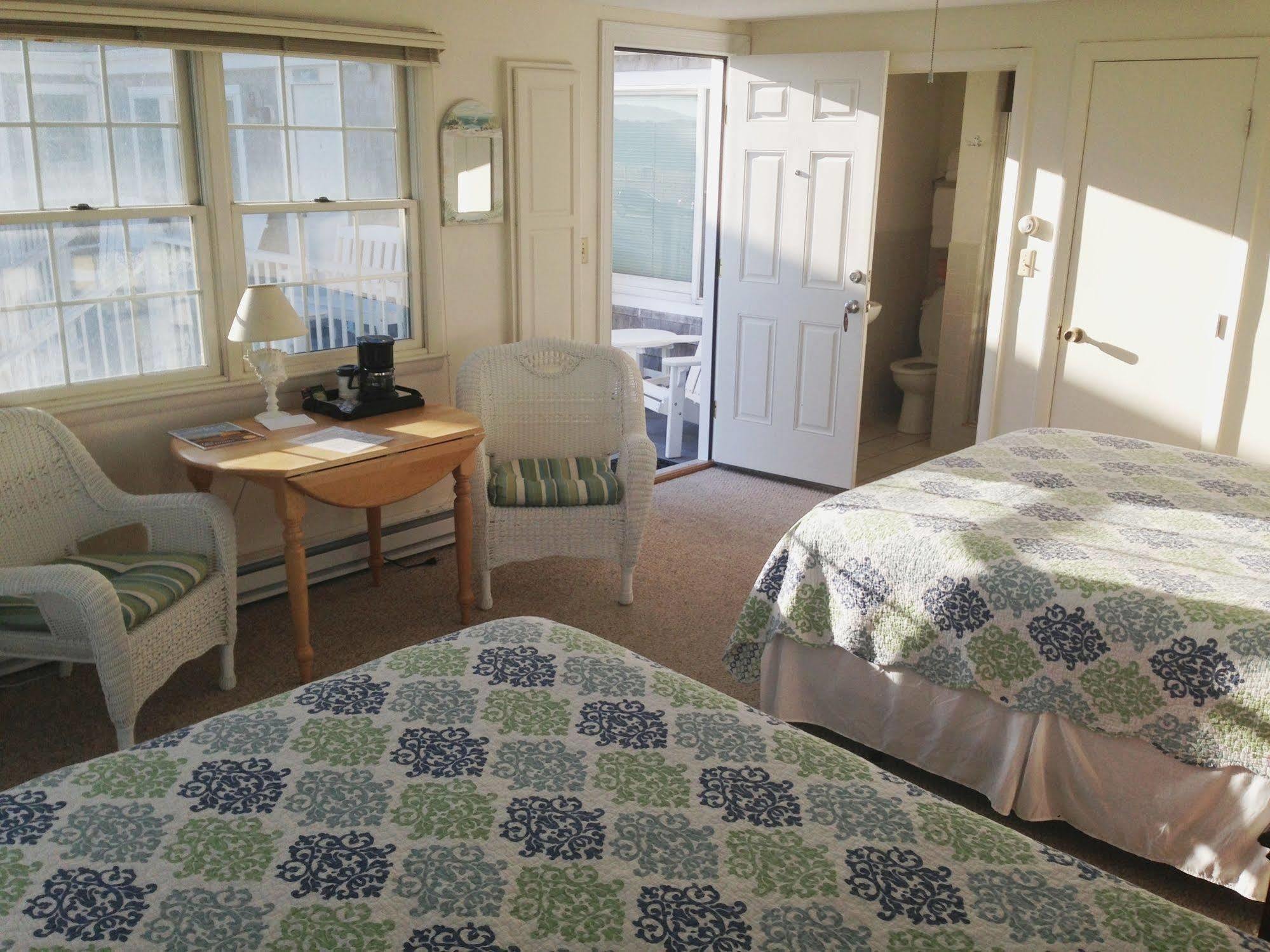 ホテル The Ocean View West Hyannisport エクステリア 写真