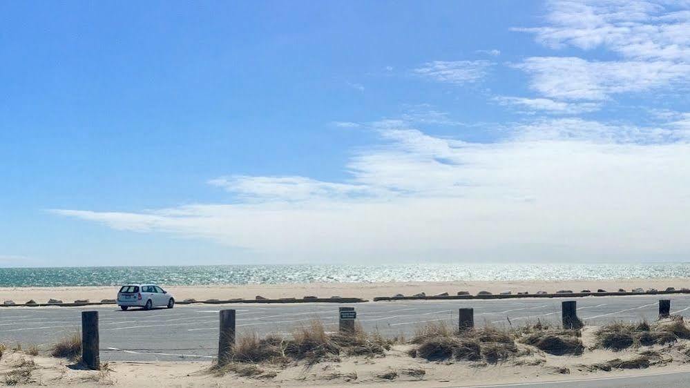 ホテル The Ocean View West Hyannisport エクステリア 写真